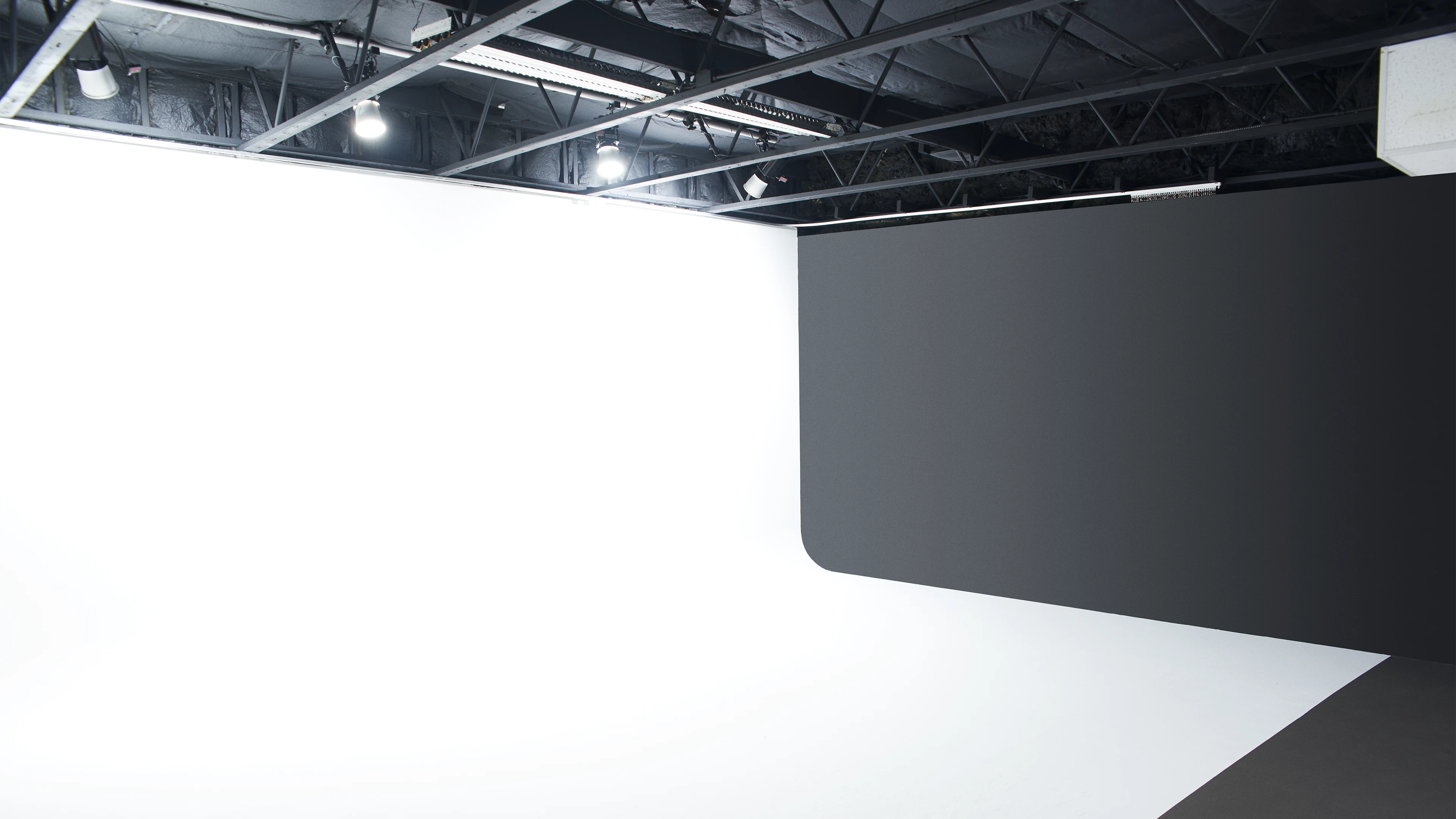 Behind the scenes at Argento Studio during a headshot session